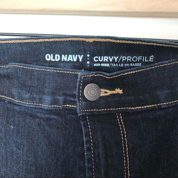 Dark Wash Curvy Jeans - Picture 3 of 4